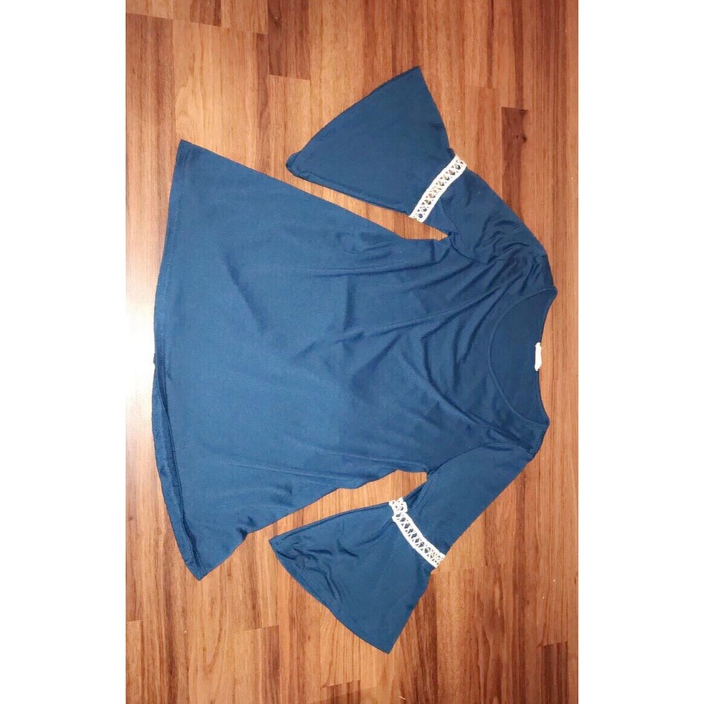 Flared sleeve blue altar’d state shirt